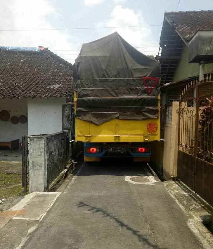 DIJUAL TANAH HOOK PREMIUM DI KARANGASEM – LAWEYAN, SURAKARTA - Foto 3