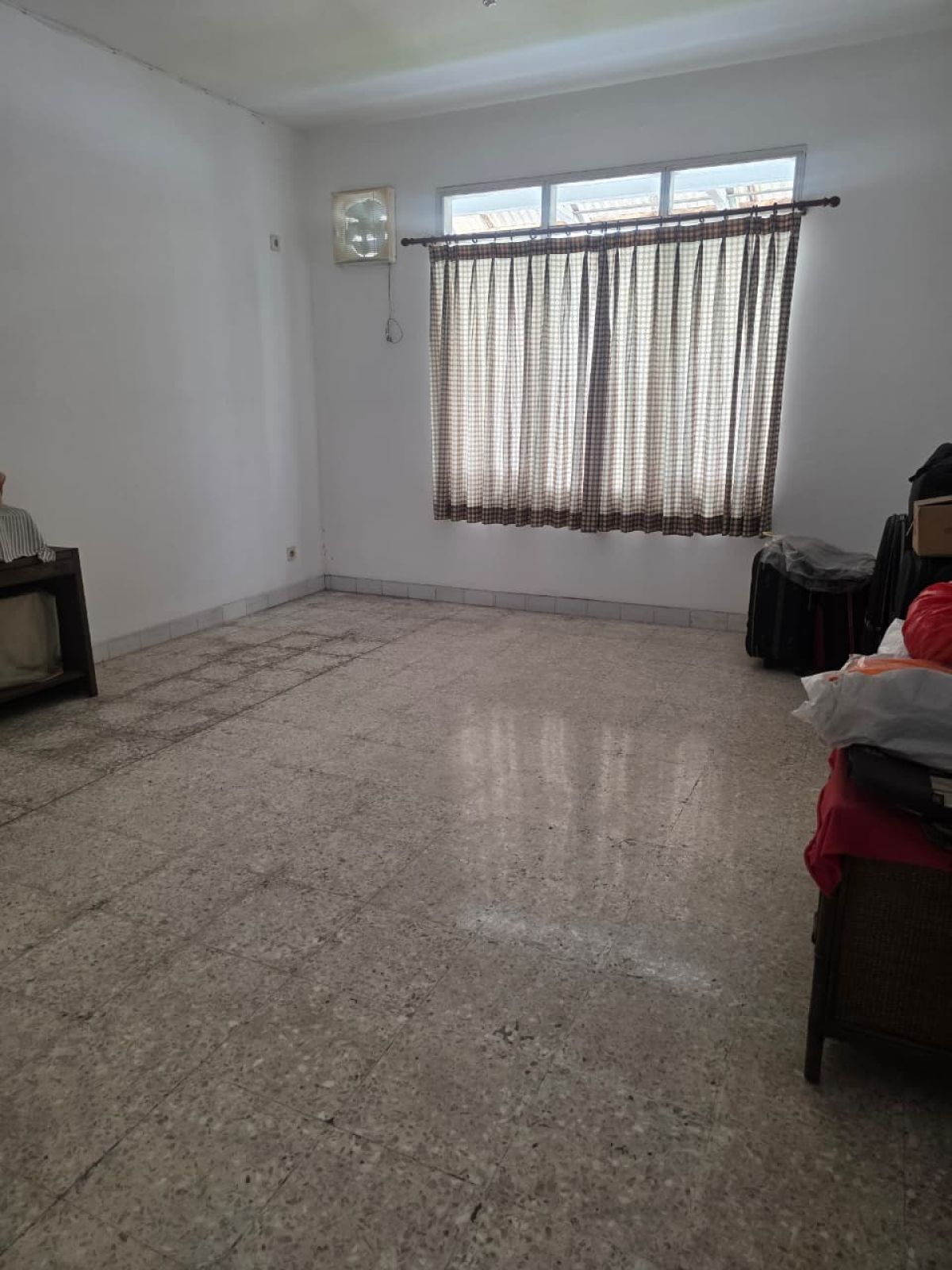 Dijual Rumah Rapih Di Jl. Denpasar, Cinere - Depok - Foto 6