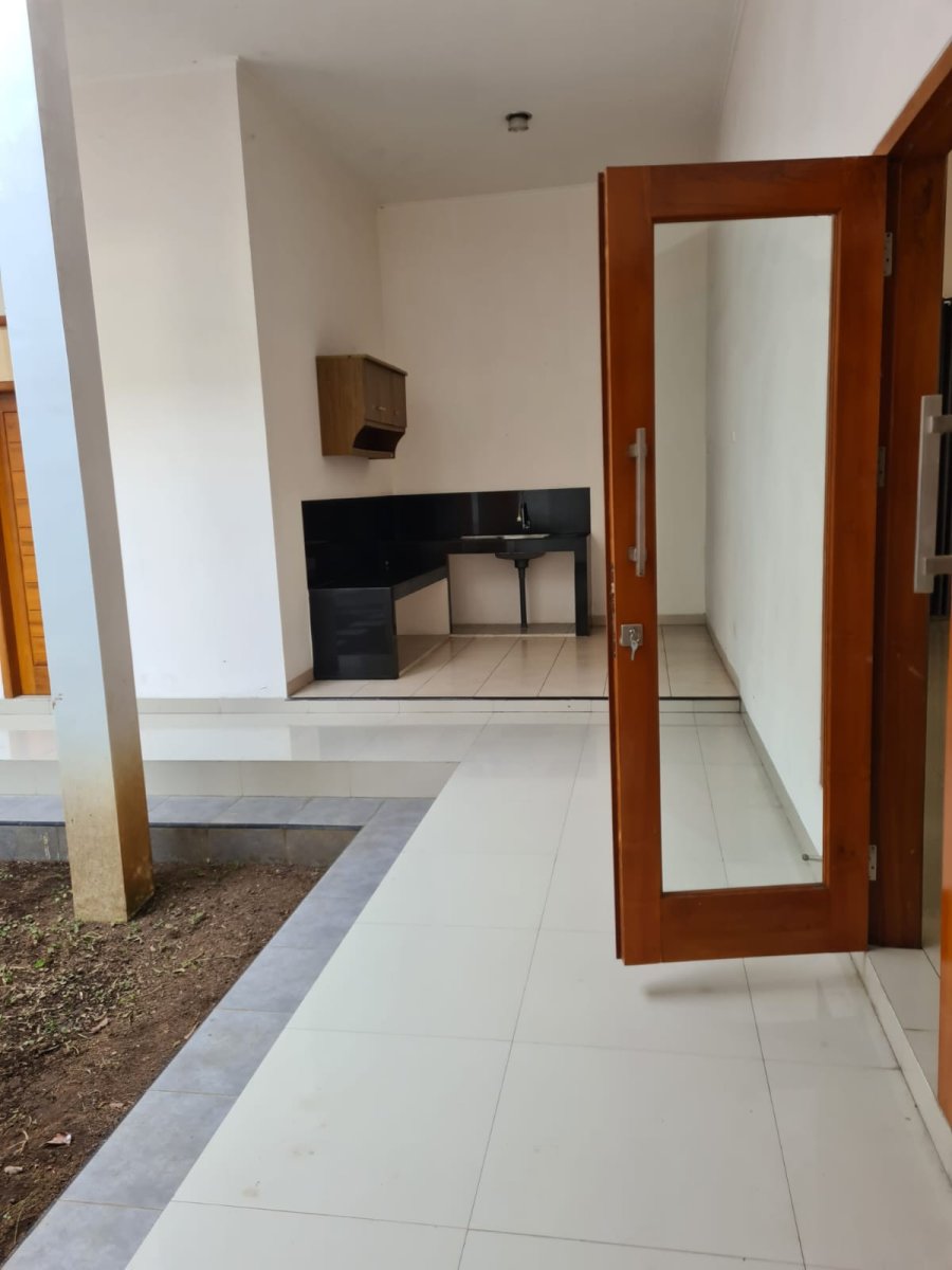 Disewakan rumah bagus 2 lantai dekat The Park & Pakuwon Mall Solo Baru - Foto 9