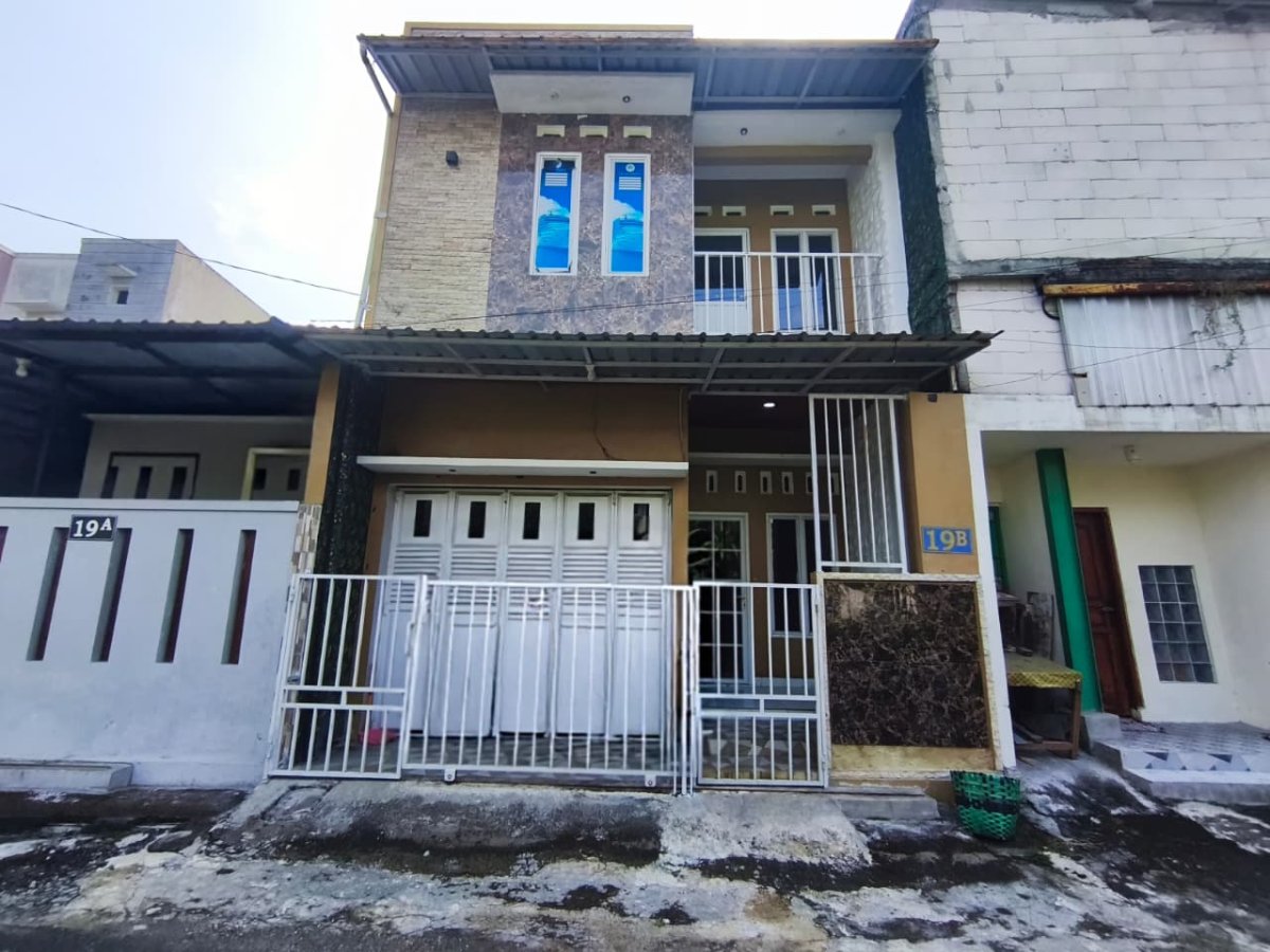 Disewakan rumah bagus 2 lantai, lokasi di banjarsari dekat manahan - Foto 2