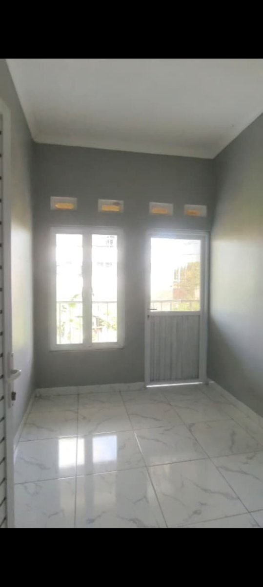 Disewakan rumah bagus 2 lantai, lokasi di banjarsari dekat manahan