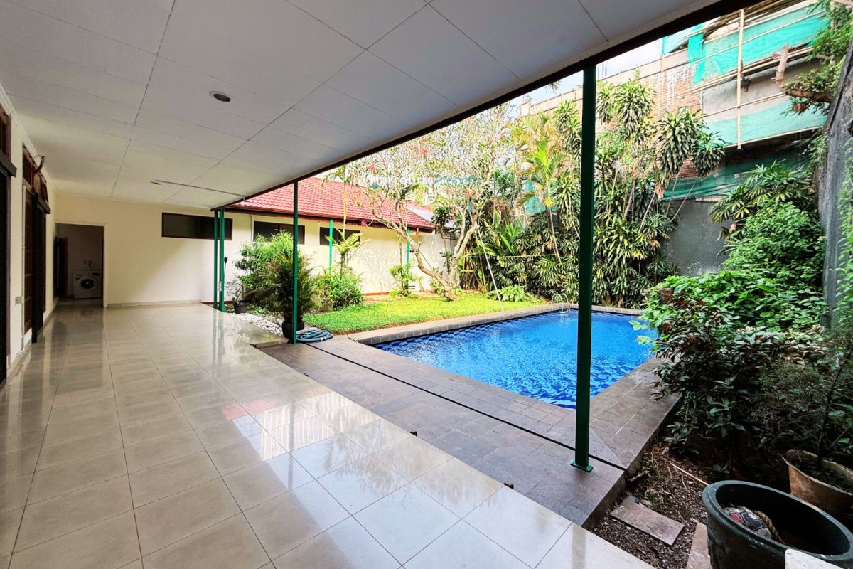 Disewakan Rumah Hunian Bagus dan Terawat di Jl. Kemang Dalam, Kemang - Foto 11