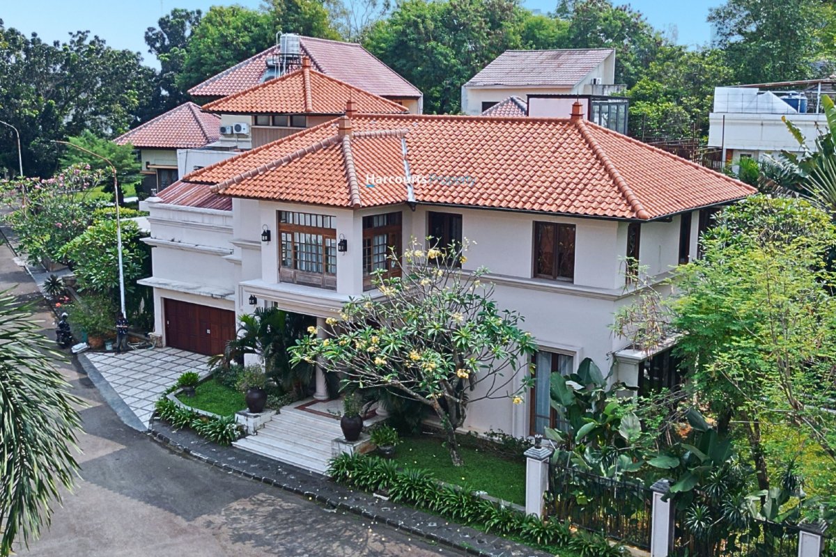 Dijual Rumah Mediteranean Tropis One Gate System di Bintaro - Tangerang Selatan
