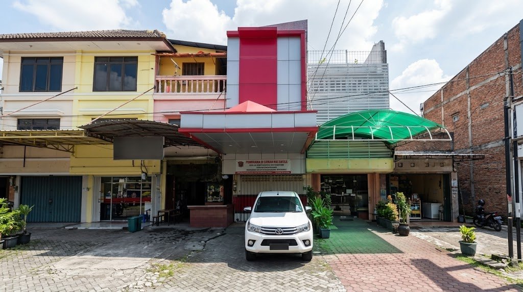 Lelang Ruko Sakura Regency Ketintang Surabaya ( Inl. Pengosongan )