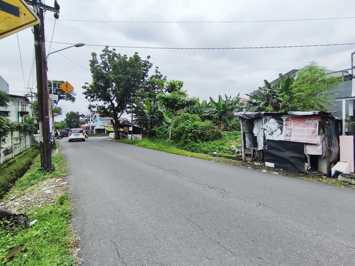 Tanah Strategis Hook di Jalan Adi Sumarmo, Nusukan, Solo - Foto 2