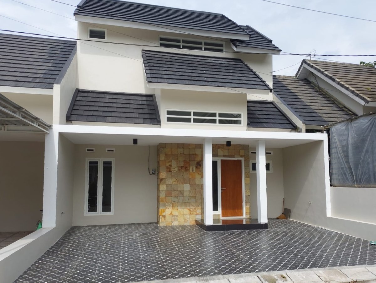 Rumah 2 Lantai Full Furnished di Cluster Colomadu - Foto 2