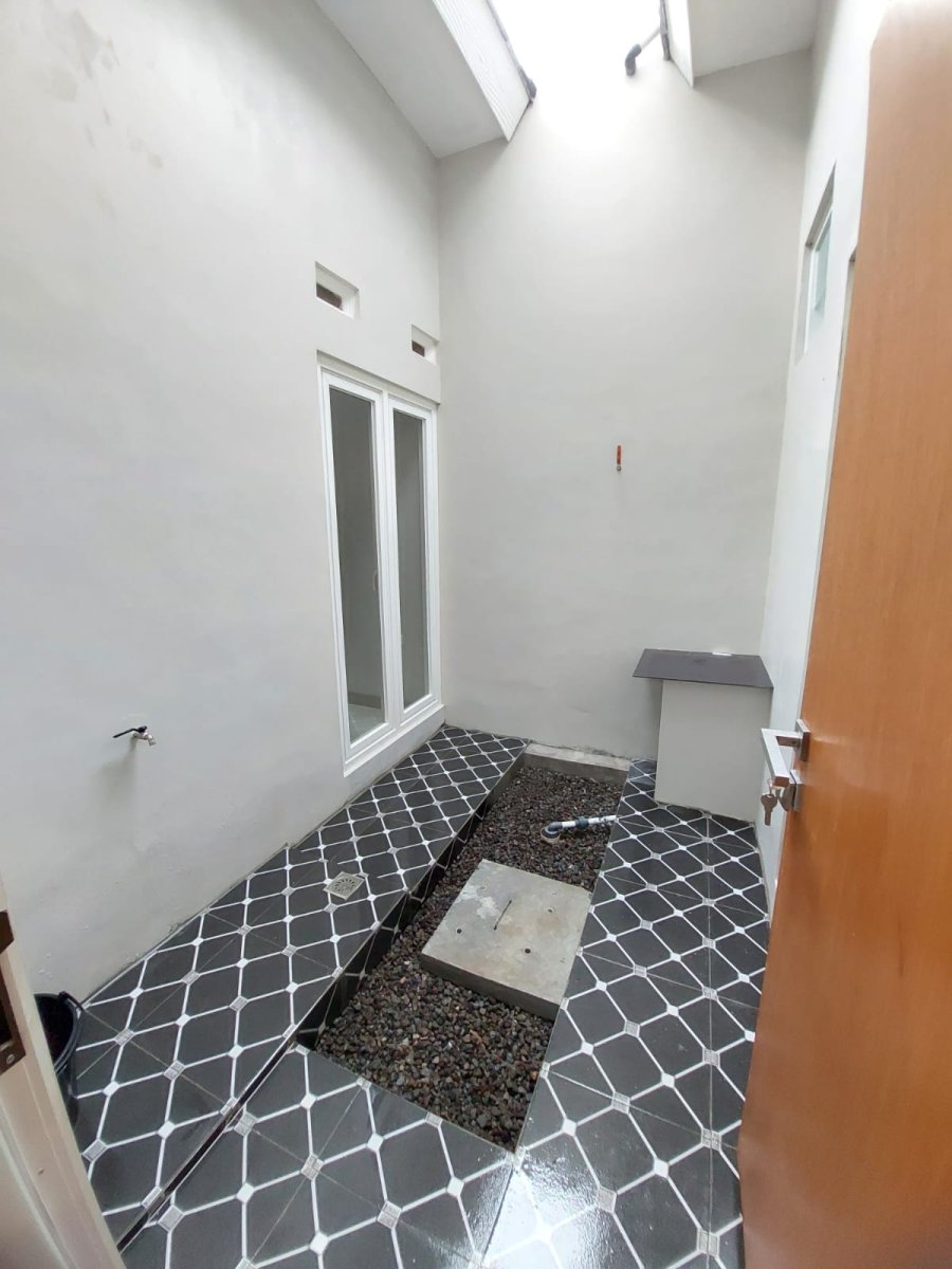 Rumah 2 Lantai Full Furnished di Cluster Colomadu - Foto 7
