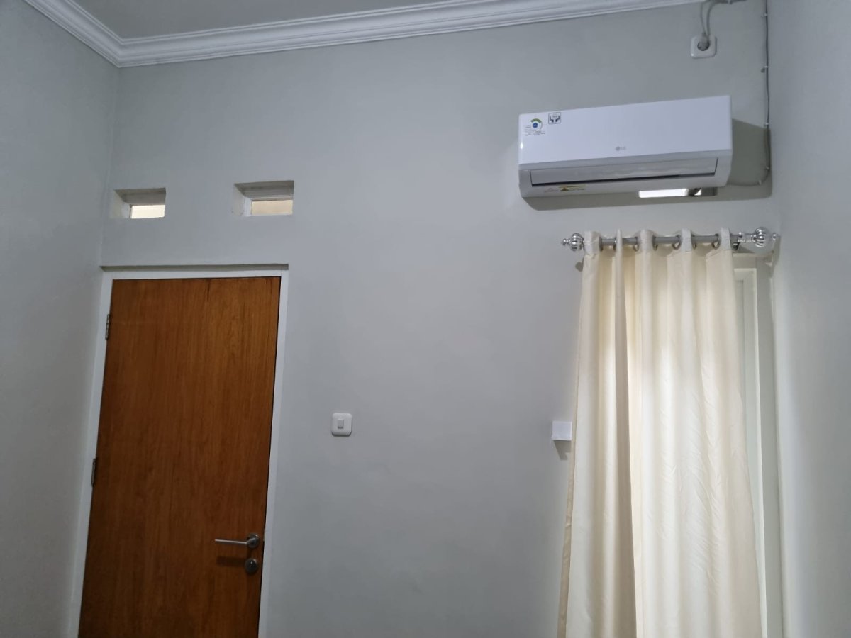 Rumah 2 Lantai Full Furnished di Cluster Colomadu - Foto 10