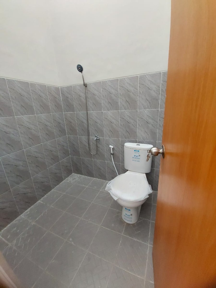 Rumah 2 Lantai Full Furnished di Cluster Colomadu - Foto 12