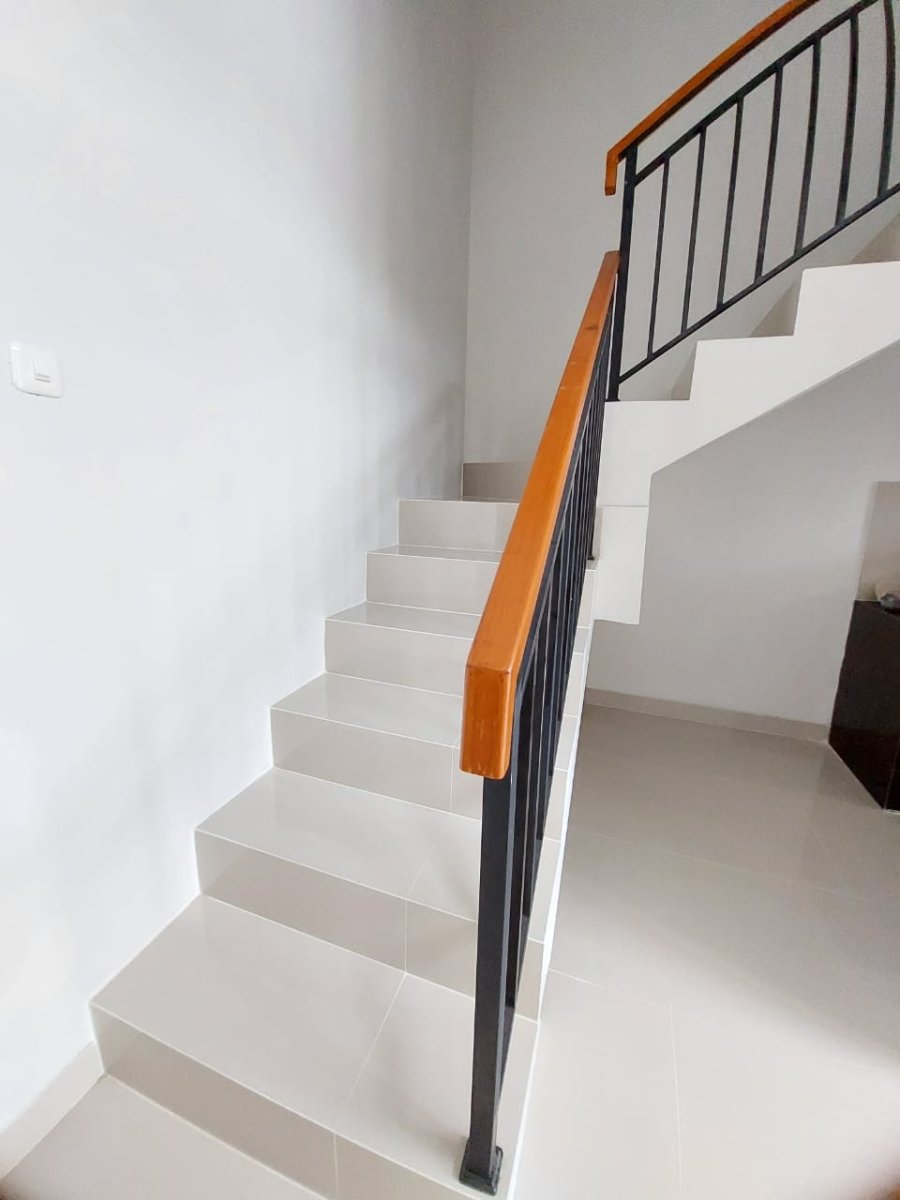 Rumah 2 Lantai Full Furnished di Cluster Colomadu - Foto 13