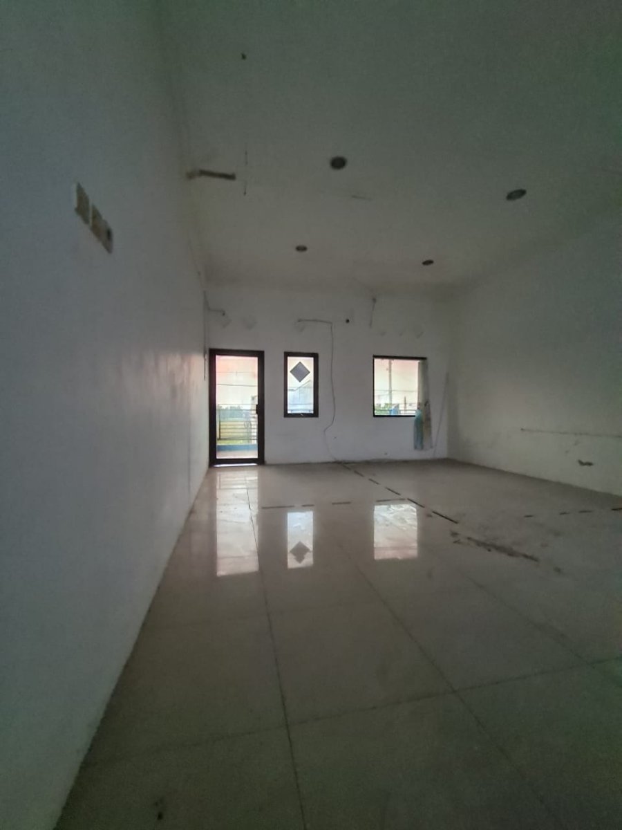 Ruko Strategis untuk Usaha di Solo Baru - Foto 4