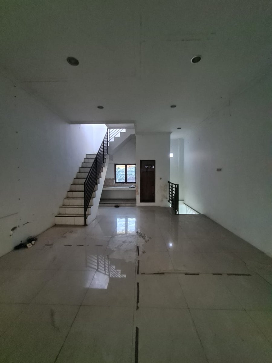Ruko Strategis untuk Usaha di Solo Baru - Foto 8