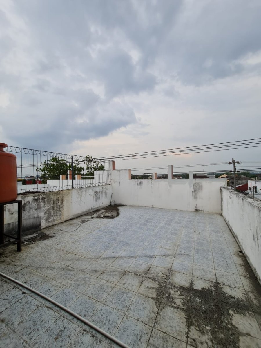 Ruko Strategis untuk Usaha di Solo Baru - Foto 13