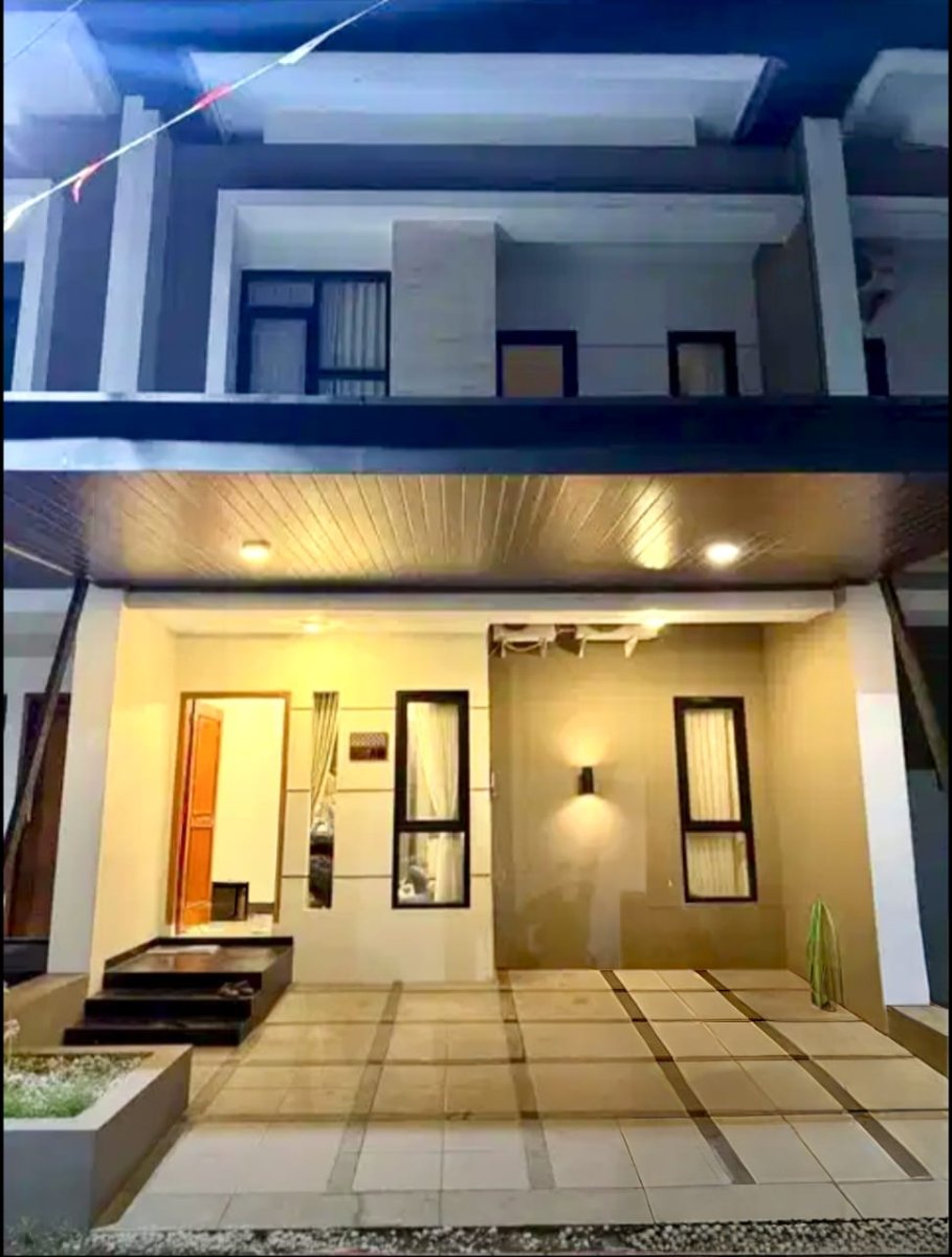 Rumah Minimalis 2 Lantai Furnished di Cluster Solo Baru