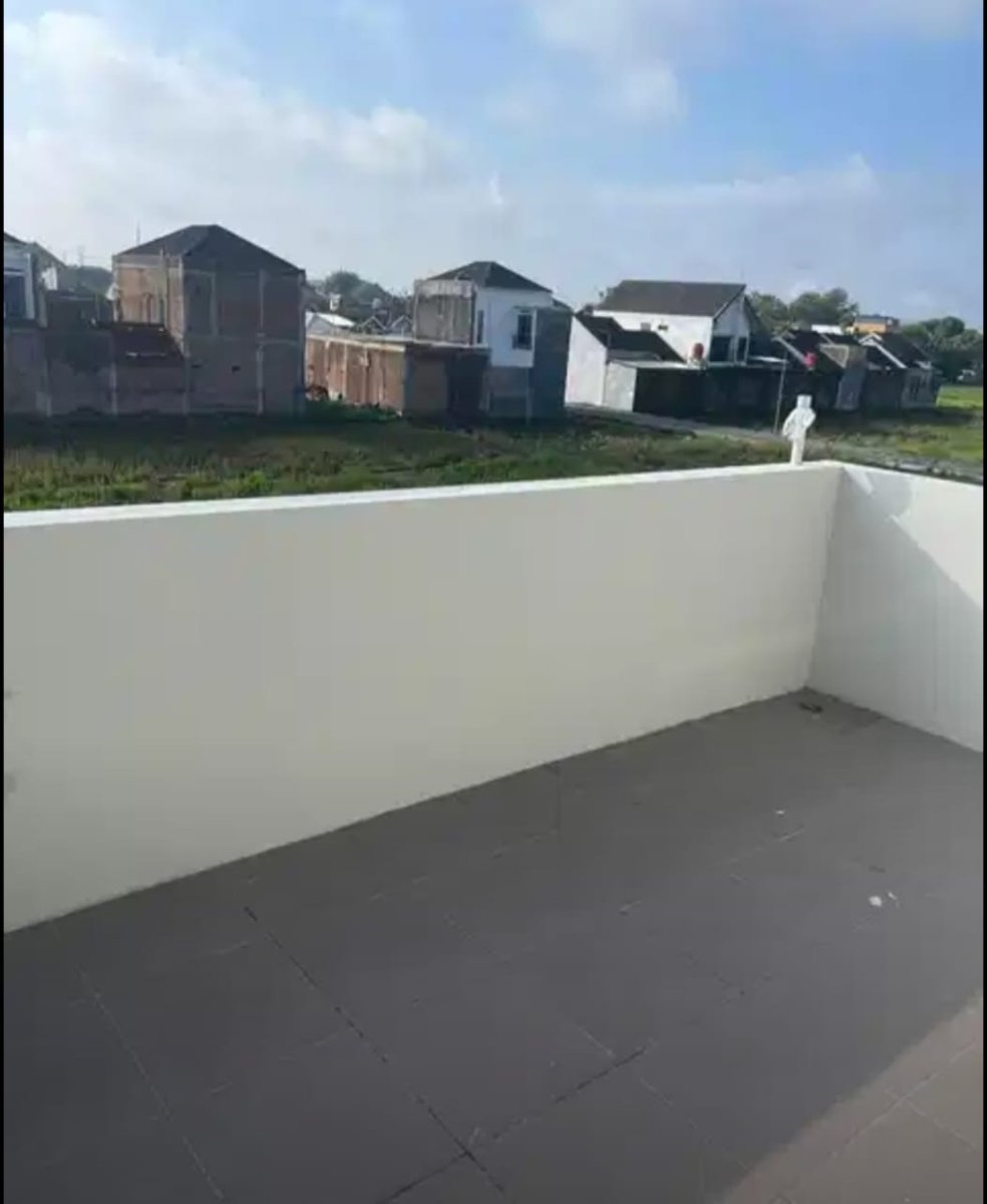 Rumah Minimalis 2 Lantai Furnished di Cluster Solo Baru - Foto 2
