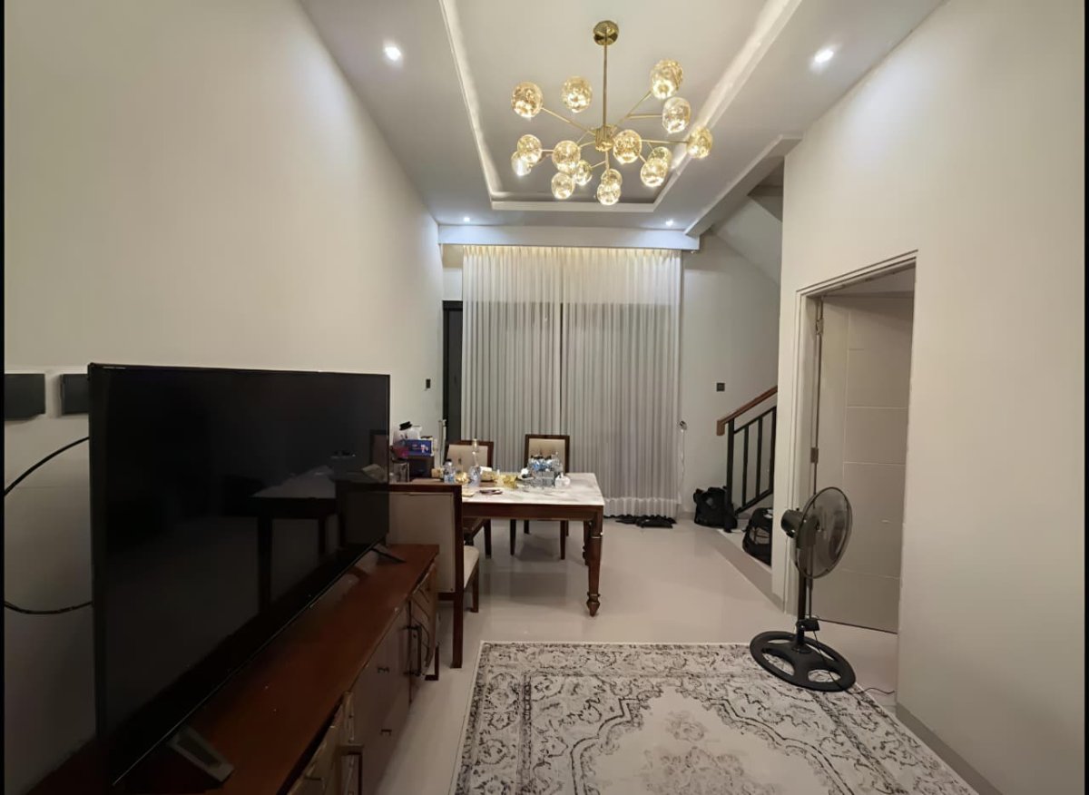 Rumah Minimalis 2 Lantai Furnished di Cluster Solo Baru - Foto 5