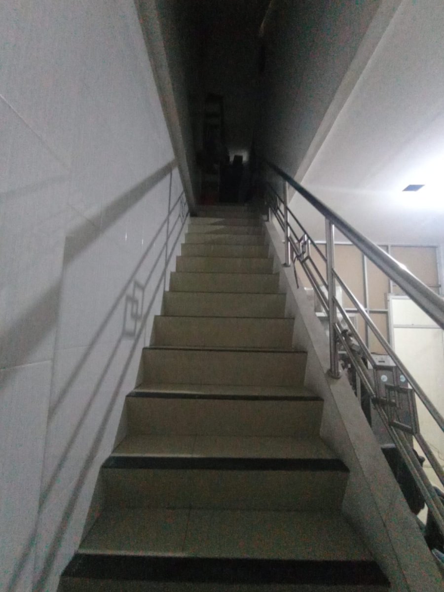 Ruko 3 Lantai Strategis Siap Pakai di Jalan Raya Solo–Tawangmangu, Jaten, Karanganyar - Foto 5