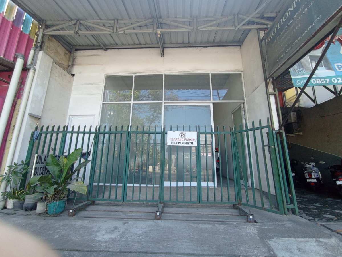 Ruko 3 Lantai Strategis Siap Pakai di Jalan Raya Solo–Tawangmangu, Jaten, Karanganyar - Foto 6