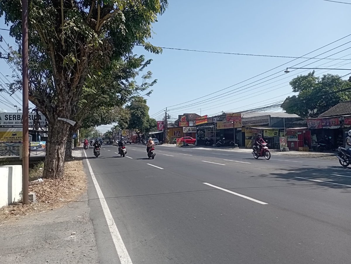 Ruko 3 Lantai Strategis Siap Pakai di Jalan Raya Solo–Tawangmangu, Jaten, Karanganyar - Foto 8