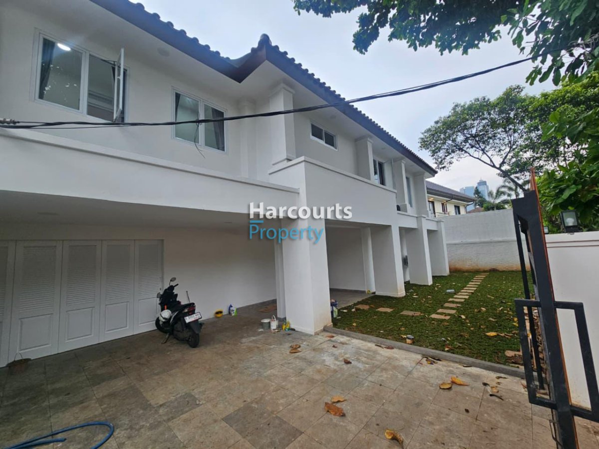 Disewakan Rumah Bagus dan Terawat Lingkungan Tenang di Dukuh Patra, Kuningan - Foto 2
