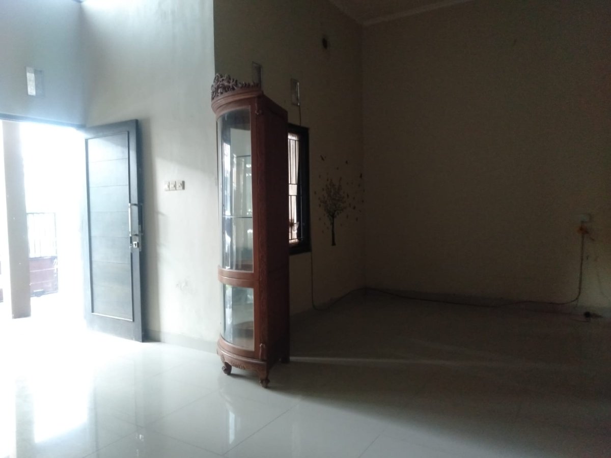 Rumah Minimalis dekat Luwes Gentan Solo - Foto 4