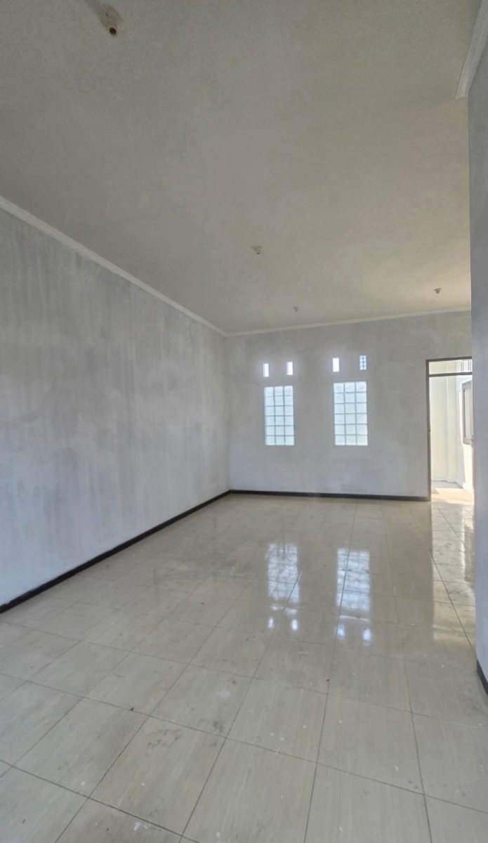 RUMAH 2 LANTAI SIAP HUNI – Dekat Mall Pakuwon Solo Baru - Foto 3
