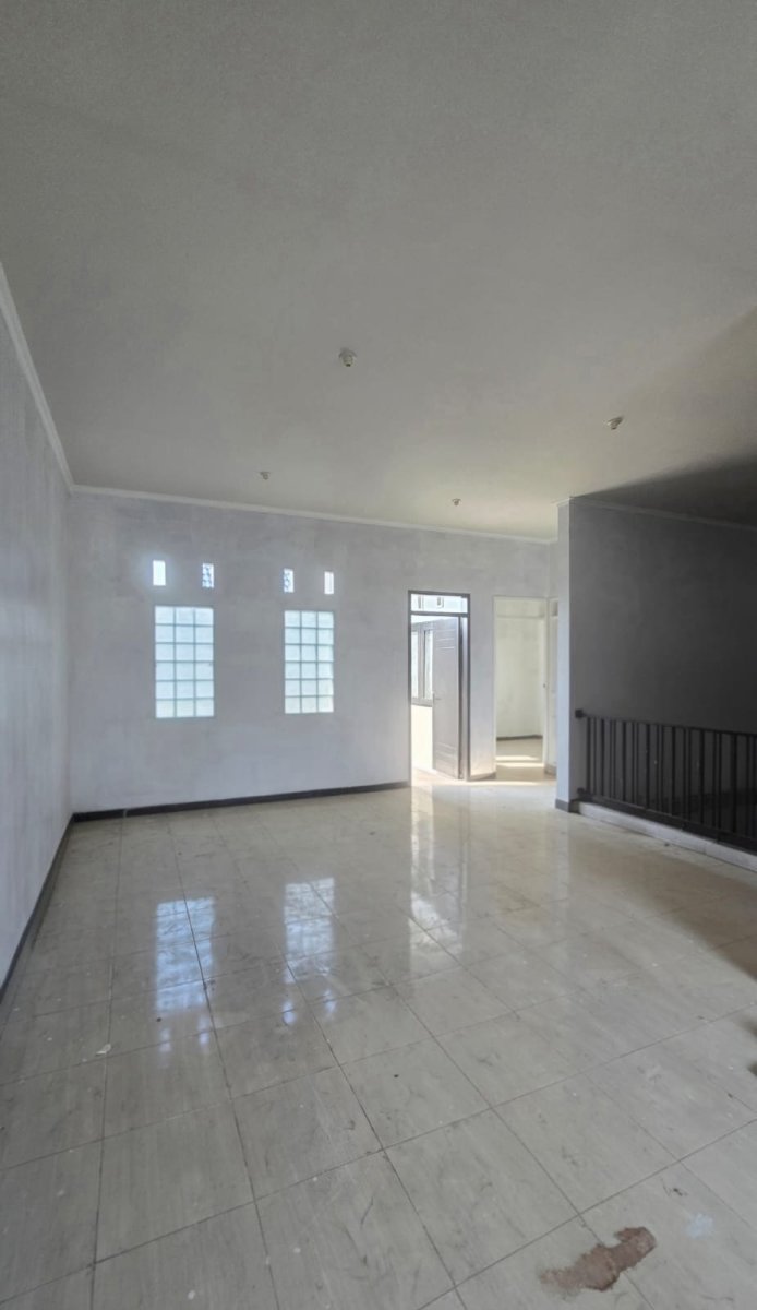 RUMAH 2 LANTAI SIAP HUNI – Dekat Mall Pakuwon Solo Baru - Foto 6