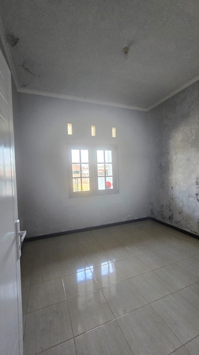 RUMAH 2 LANTAI SIAP HUNI – Dekat Mall Pakuwon Solo Baru - Foto 8