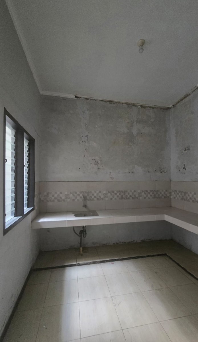 RUMAH 2 LANTAI SIAP HUNI – Dekat Mall Pakuwon Solo Baru - Foto 9