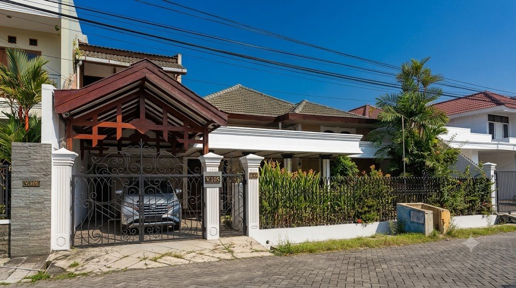 Lelang Rumah @Dharmahusada Indah Barat Surabaya