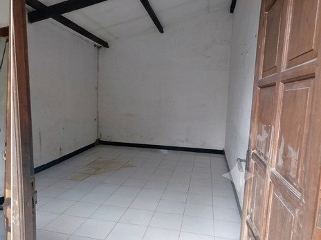 Rumah Strategis Pinggir Jalan Utama 5 menit dari Pusat Kota Solo - Foto 3
