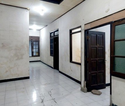Rumah Strategis Pinggir Jalan Utama 5 menit dari Pusat Kota Solo - Foto 4