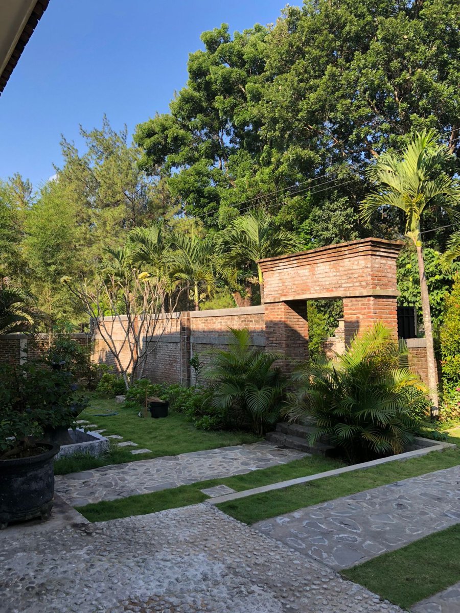 Mewah Lokasi dekat 3 Wisata Alam di Kota Ngawi, Jawa Timur Full Furnished Kondisi Siap Pakai - Foto 2