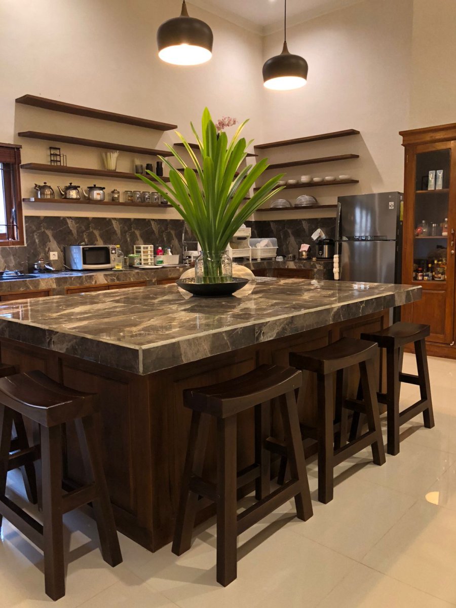 Mewah Lokasi dekat 3 Wisata Alam di Kota Ngawi, Jawa Timur Full Furnished Kondisi Siap Pakai - Foto 6