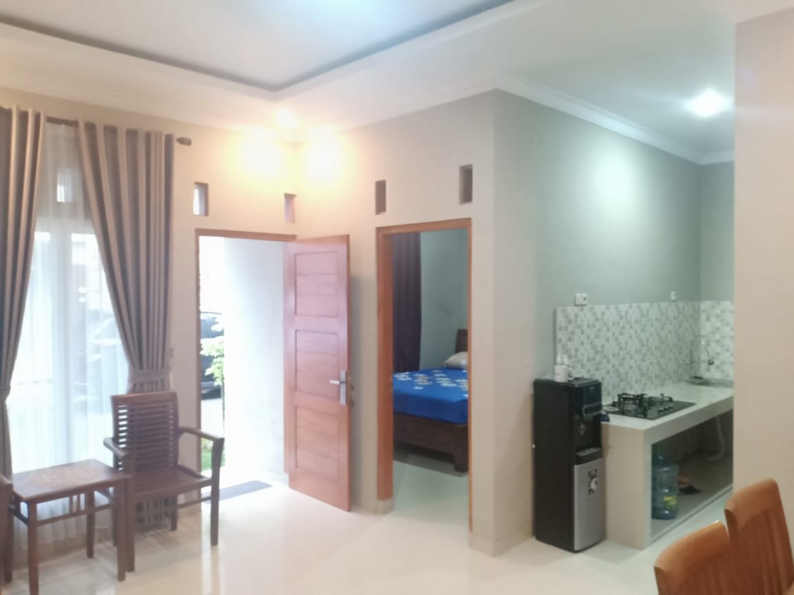 Rumah Bagus2 Lantai (Full Furnished) di Cluster Gedongan Colomadu - Foto 3