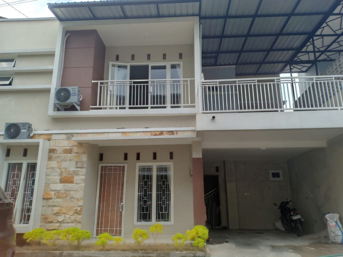 Rumah Bagus2 Lantai (Full Furnished) di Cluster Gedongan Colomadu - Foto 10