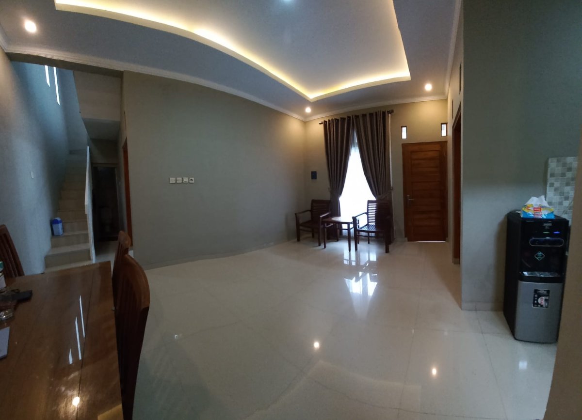Rumah Bagus2 Lantai (Full Furnished) di Cluster Gedongan Colomadu - Foto 11