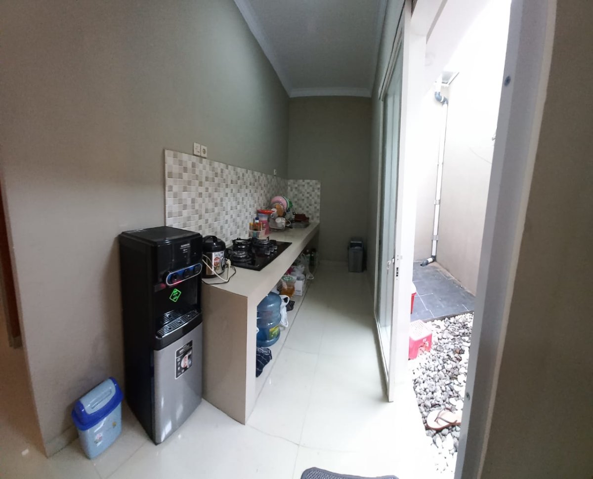 Rumah Bagus2 Lantai (Full Furnished) di Cluster Gedongan Colomadu - Foto 12