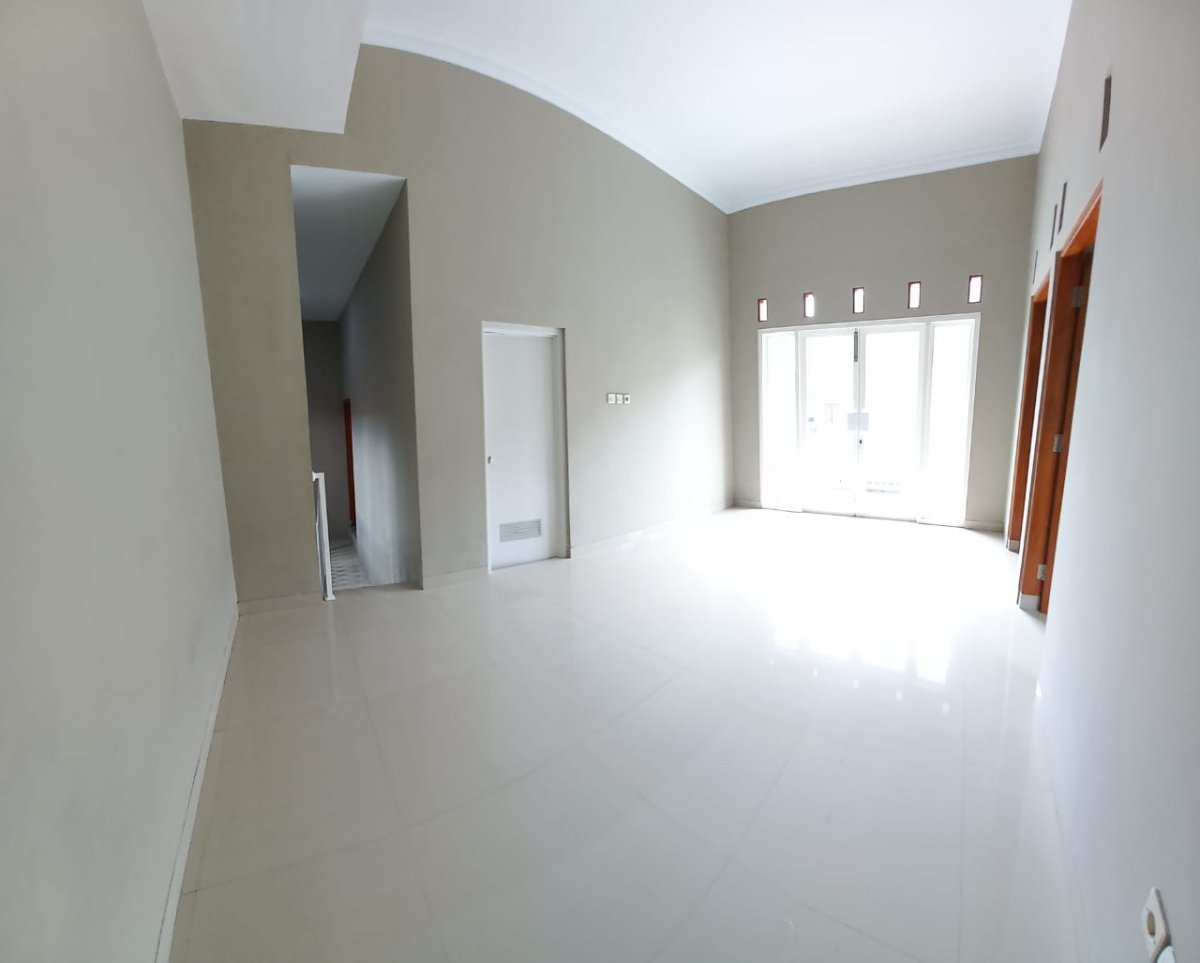 Rumah Bagus2 Lantai (Full Furnished) di Cluster Gedongan Colomadu - Foto 13