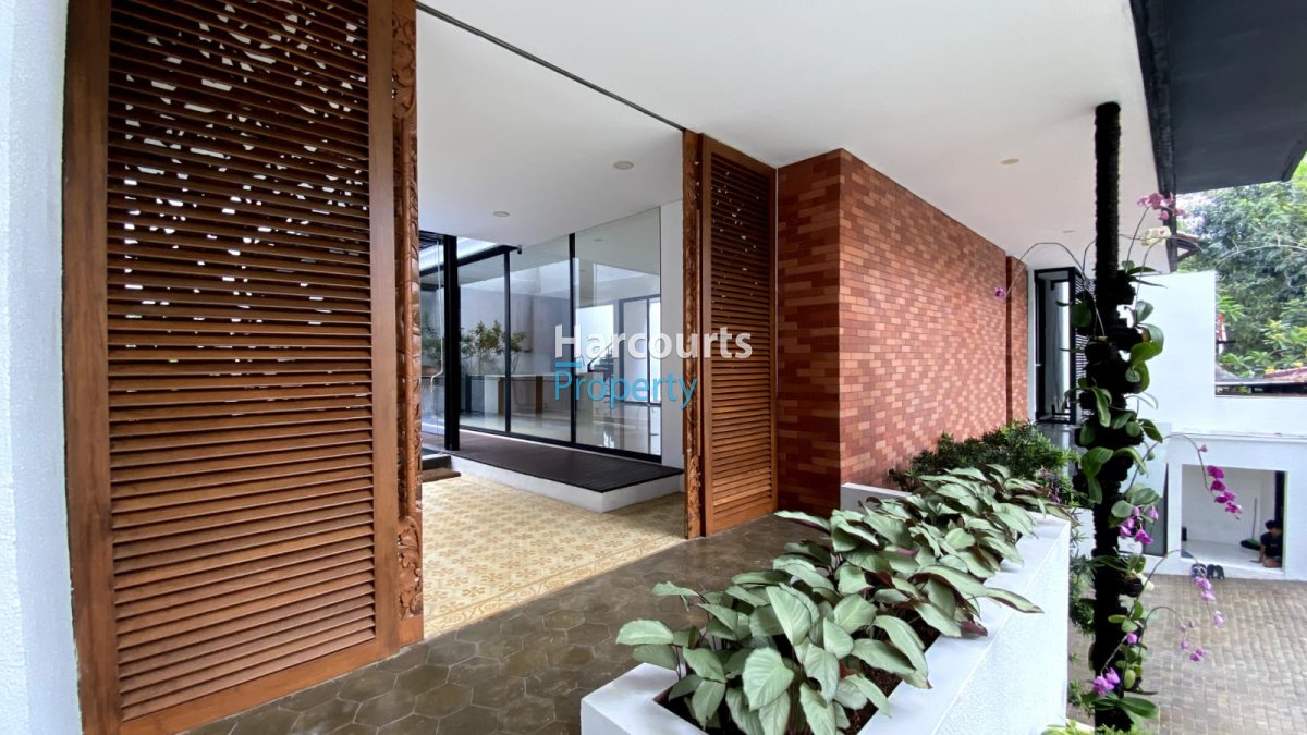 Disewakan Rumah Modern Terawat Area Jl. Mendawai Kebayoran Baru - Foto 2