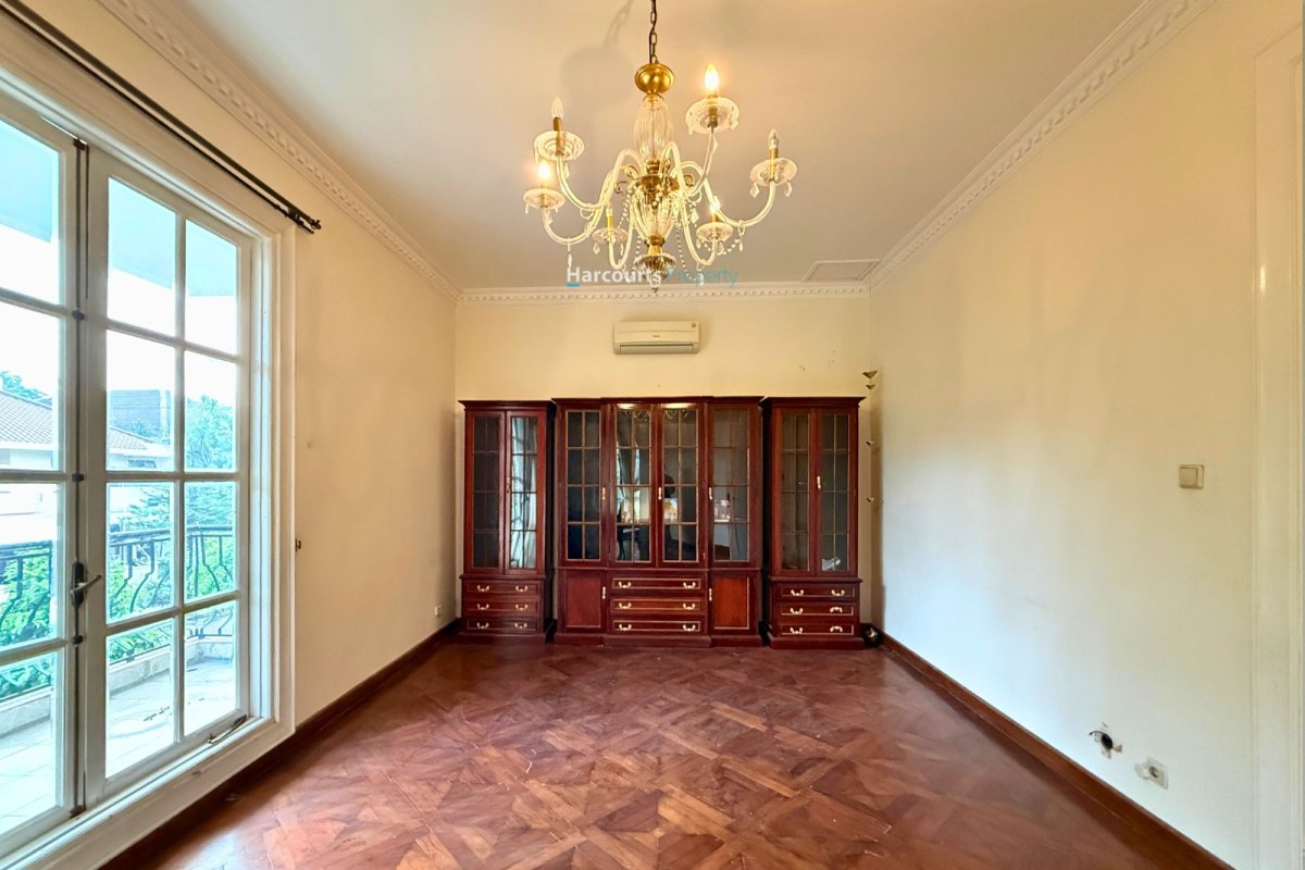 Dijual Rumah Classic European Tropical Area Jl. Sekolah Kencana Pondok Indah - Foto 13