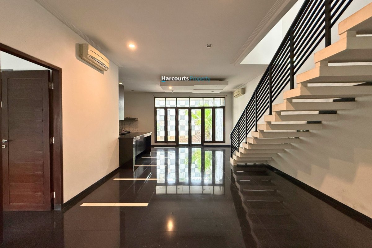 Disewakan Rumah Hunian Modern Nyaman Area Jl. Villa Hijau Pondok Indah - Foto 7