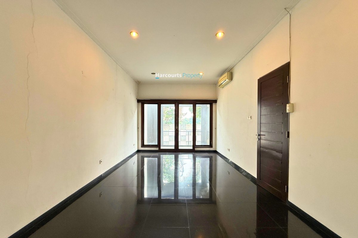 Disewakan Rumah Hunian Modern Nyaman Area Jl. Villa Hijau Pondok Indah - Foto 9