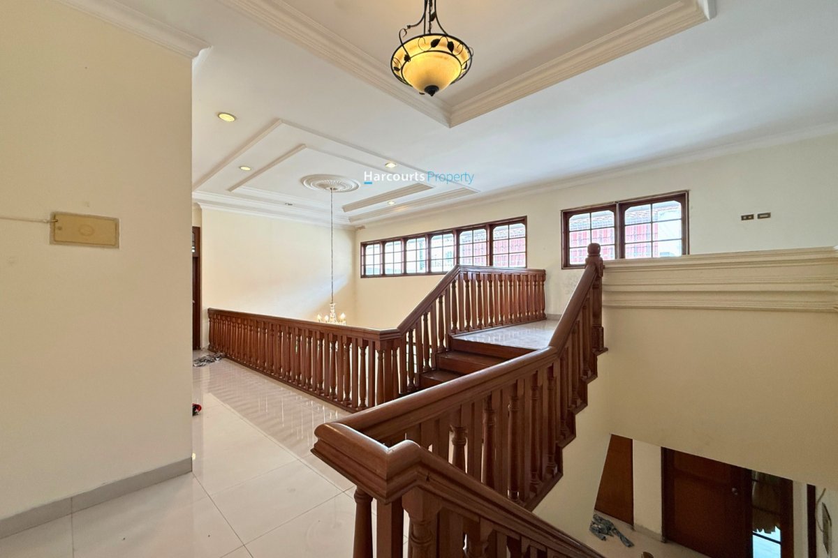 Dijual Rumah Klasik 2 Terawat Area Jl. Duta Permai Pondok Indah - Foto 8