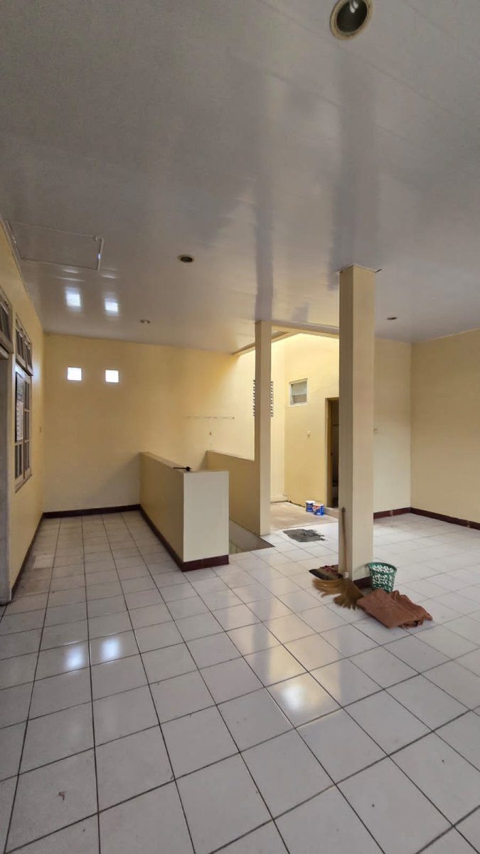 Rumah 2 Lantai Strategis Siap Huni Dekat Jalan Yos Sudarso, Serengan, Solo - Foto 9
