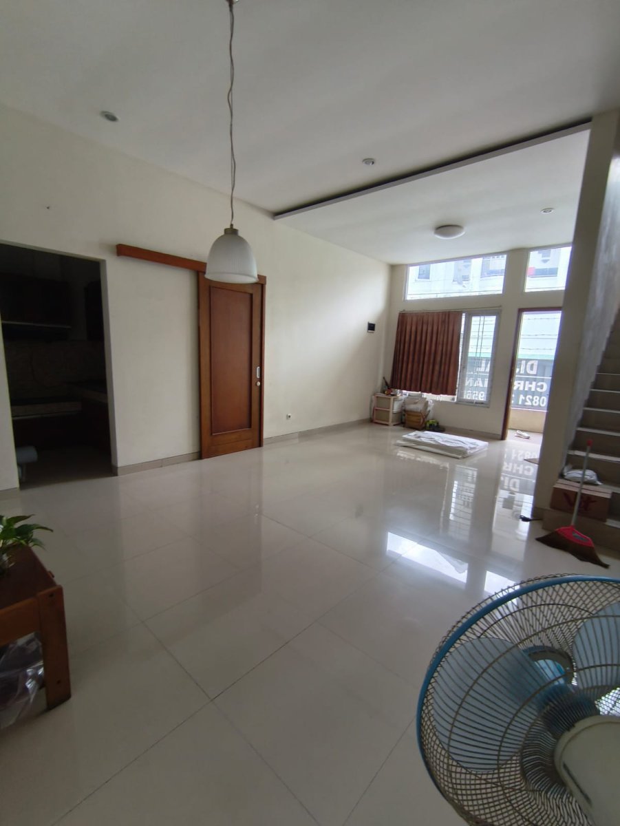 Rumah Strategis di Dekat Luwes Lojiwetan Solo - Foto 2