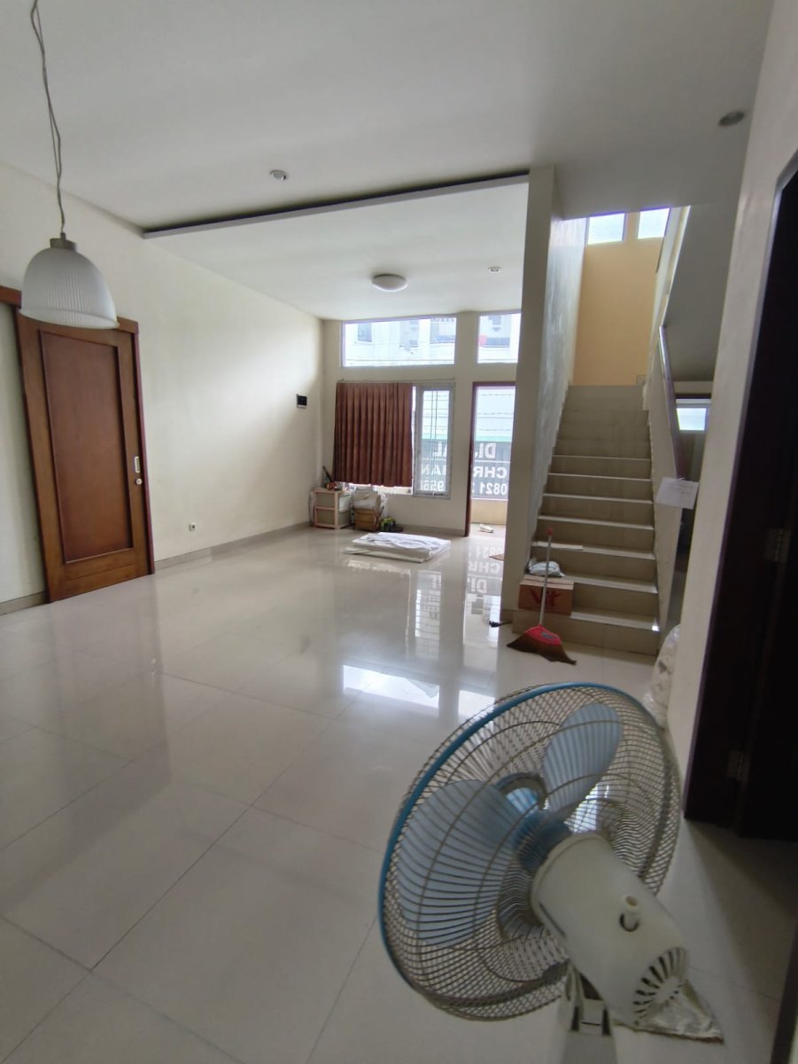Rumah Strategis di Dekat Luwes Lojiwetan Solo - Foto 3