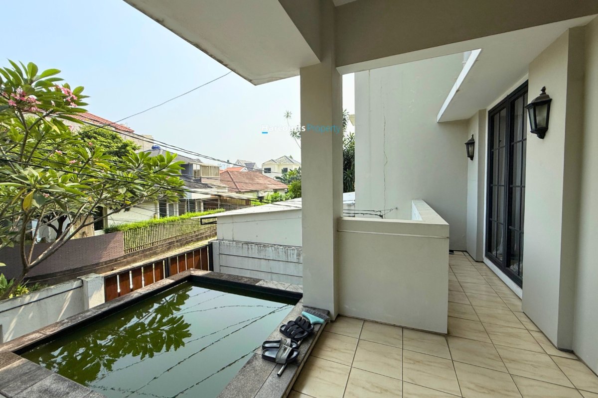 Dijual Rumah Modern Minimalis Bagus dan Terawat Lingkungan Tenang dan Asri di Pondok Indah - Foto 2