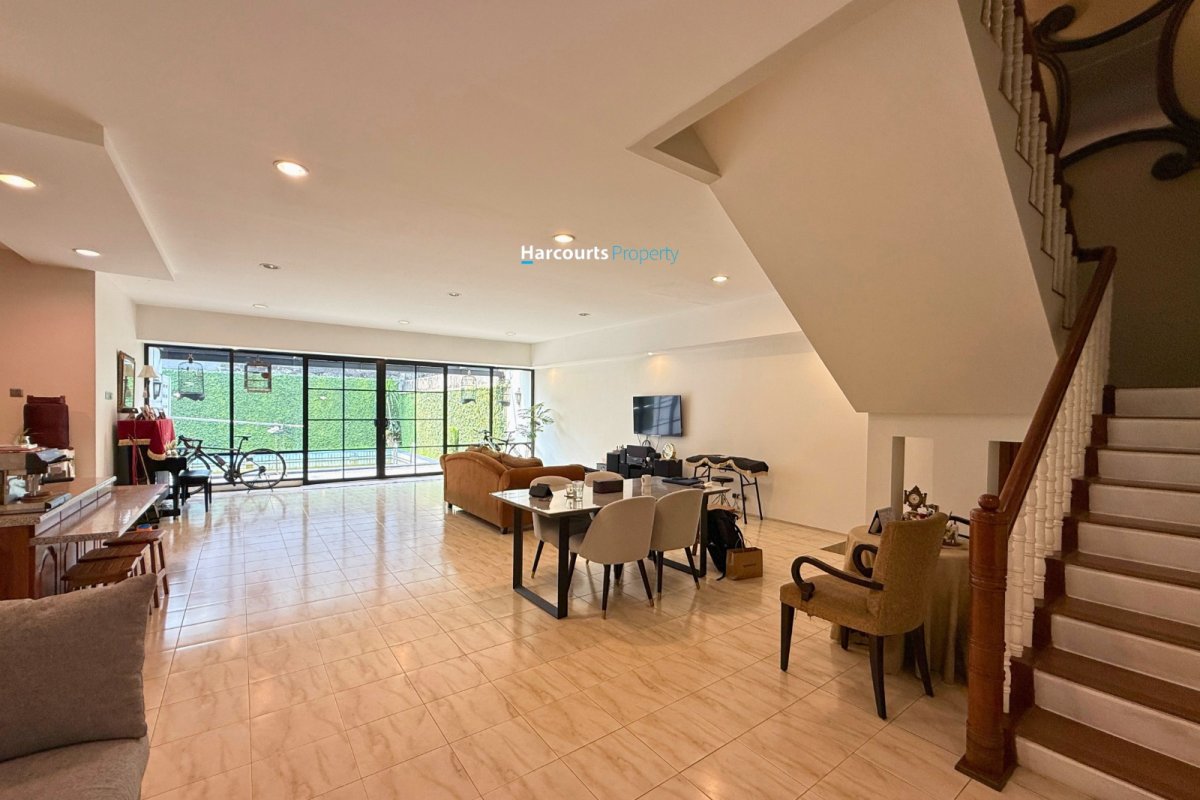 Dijual Rumah Modern Minimalis Bagus dan Terawat Lingkungan Tenang dan Asri di Pondok Indah - Foto 4