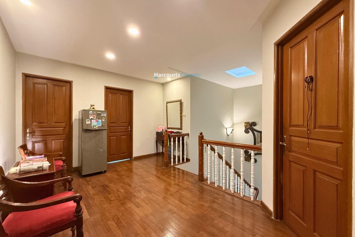 Dijual Rumah Modern Minimalis Bagus dan Terawat Lingkungan Tenang dan Asri di Pondok Indah - Foto 10